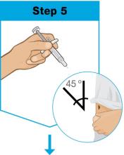 주사기를 든 손의 근접 샷

자동 생성 설명